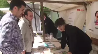 Berlin'de Şehitlik Camii Avlusunda Eğitim Fuarı