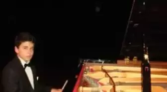 Ferayidir Kızın Adı Ferayi Piyano-Yakartepe Beğen Ekle Paylaş Populer Performans Canlı Konser...