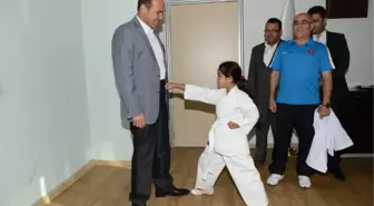 Küçük Karateciden Hüseyin Sözlü'ye Şov