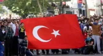 Turkish Students Protest Against Construction Of Wall On Syria Border