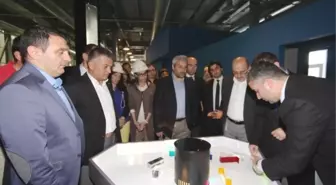 Eski Bakan Nihat Ergün Bilim Merkezi'nde İncelemelerde Bulundu