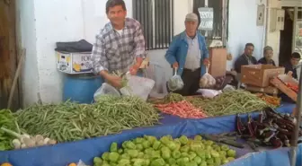 Burhaniye'de Köy Manavı İlgi Gördü