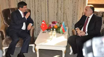 Davutoğlu Azeri Mevkidaşı Memmedyarov'la Görüştü