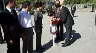 Hakkari Valisi Kalkan'dan Veda Mesajı