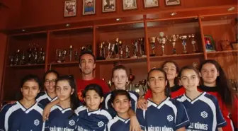 Salonu Olmayan Okulun Öğrencileri Futsal Türkiye Şampiyonu Oldu