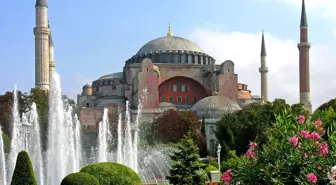 Tarihi Kale ve Ayasofya Camisi Depremden Zarar Gördü