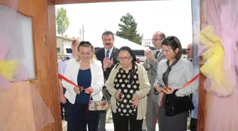 Merzifon Halk Eğitim Merkezi'nin Yıl Sonu Sergisi Açıldı