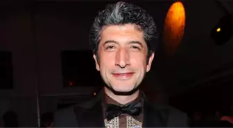 Ünlü Oyuncu Rıza Sönmez'e Bıçaklı Saldırı