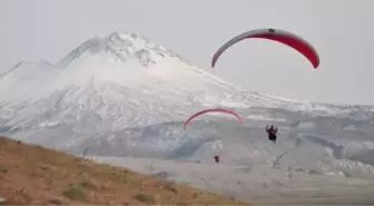 Yamaç Paraşütçüleri Hasan Dağında