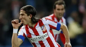 Chelsea, Filipe Luis'le Görüşüyor