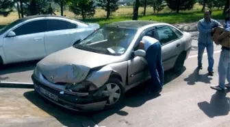 Yavaşlayan Otomobile Arkadan Çarptı: 1 Yaralı