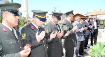 Emekli Korgeneral Polat, Mezarı Başında Anıldı