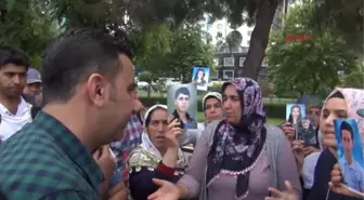 Eylemini Bitiren 2 Aile BDP'de Öcalan Posteri Altında Açıklama Yaptı