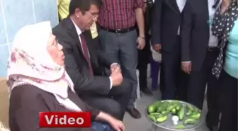 Zeybekci ile Vatandaşlar Arasında Güldüren Diyalog