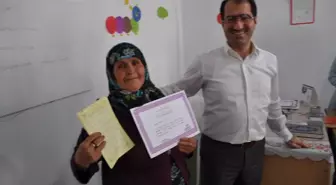 90 Yaşında Kur'an-ı Kerim Öğrendi