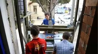 Kırklareli Belediye Binasına Engelli Asansörü Yaptırıldı