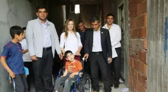 Cizre Belediyesi 40 Engelliye Tekerlekli Sandalye Dağıttı