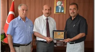 Genel Sekreter Bolat'a Plaket Verildi