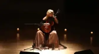 Norveçli Gitarist İzleyenlerden Tam Not Aldı