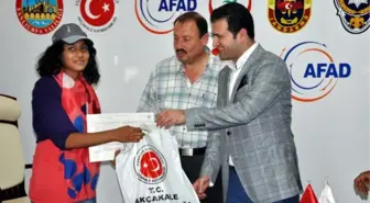 Çadır Kentteki Başarılı Öğrenciler Ödüllendirildi