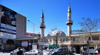 Cami Yıkılıp Yerine Ticaret Merkezi Yapılacak
