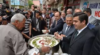 İbrahim Tennuri Hazretleri'ni Anma Etkinliği'ne Yoğun İlgi