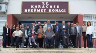 İzmirli Dernek Karacasu'da 3 Engelliyi Sevindirdi