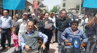 Kadınlar Kaldırım İşgallerini Protesto Etti