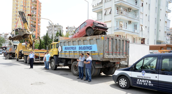 Muratpaşa Belediyesi Hurda Araçları Topladı