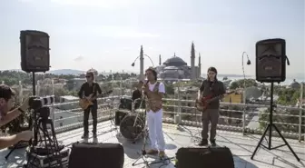 Rockçı İmam'a Konser Vizesi