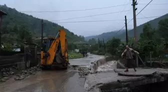 Bolu'da Sel Nedeniyle Binlerce Tavuk Telef Oldu