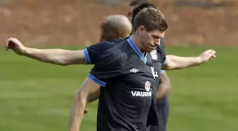 İngiltere'de Steven Gerard Korkuttu