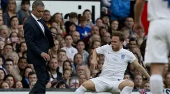 İngiltere'de Yardım Maçına Mourinho Damga Vurdu