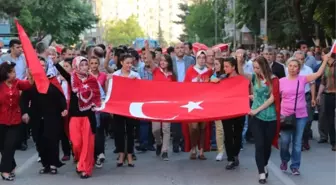 Kahramanmaraş Ülkü Ocakları'ndan Bayrak Yürüyüşü