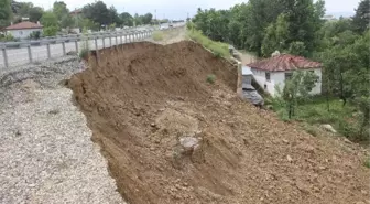 Karayolları İstinat Duvarı Yıkıldı