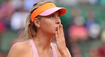 Sharapova'dan Londra Metrosu Fotoğrafı