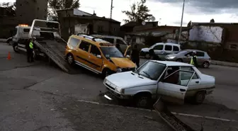 Erzurum'da Trafik Kazası: 9 Yaralı