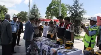 Vali Ali İhsan Su, Sürücülere Kask Dağıttı