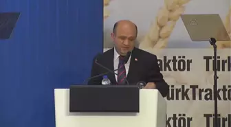 Bakan Işık, tören sırasında fenalaştı -