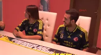 Fanatik Fenerbahçe Taraftarı Çift Nikah Masasına da Formayla Oturdu