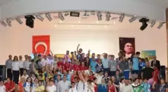 Özel Sporcular Madalyalarını Aldı