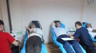 AK Parti Akhisar Teşkilatından Kan Bağışı