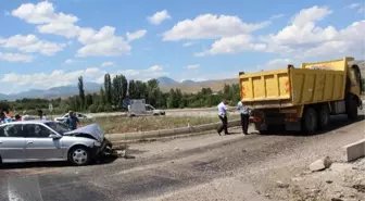 Suşehri'nde Trafik Kazası: 4 Yaralı