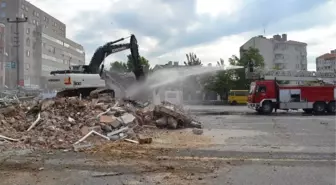 Çerkezköy'ün Eski Otogarı Belediye Ekiplerince Yıkıldı