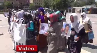 Diyarbakırlı Ailelerden Kck'ya 18 Yaş Tepkisi