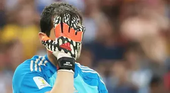 Julio Cesar'dan Casillas'a Destek
