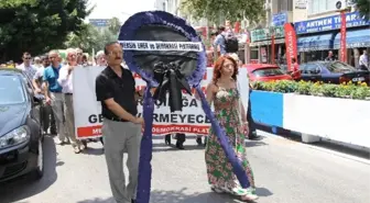 Kürtçe Müzik Yasağına Kürtçe Müzikli Halayla Protesto