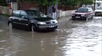 Sağanak etkili oldu -