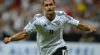 Klose, Ronaldo'yu Yakaladı!