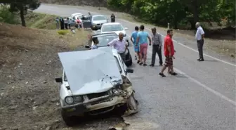 Edremit'te Trafik Kazası: 6 Yaralı